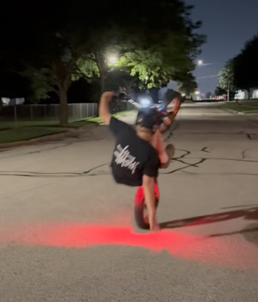 Battery powered rock light v2