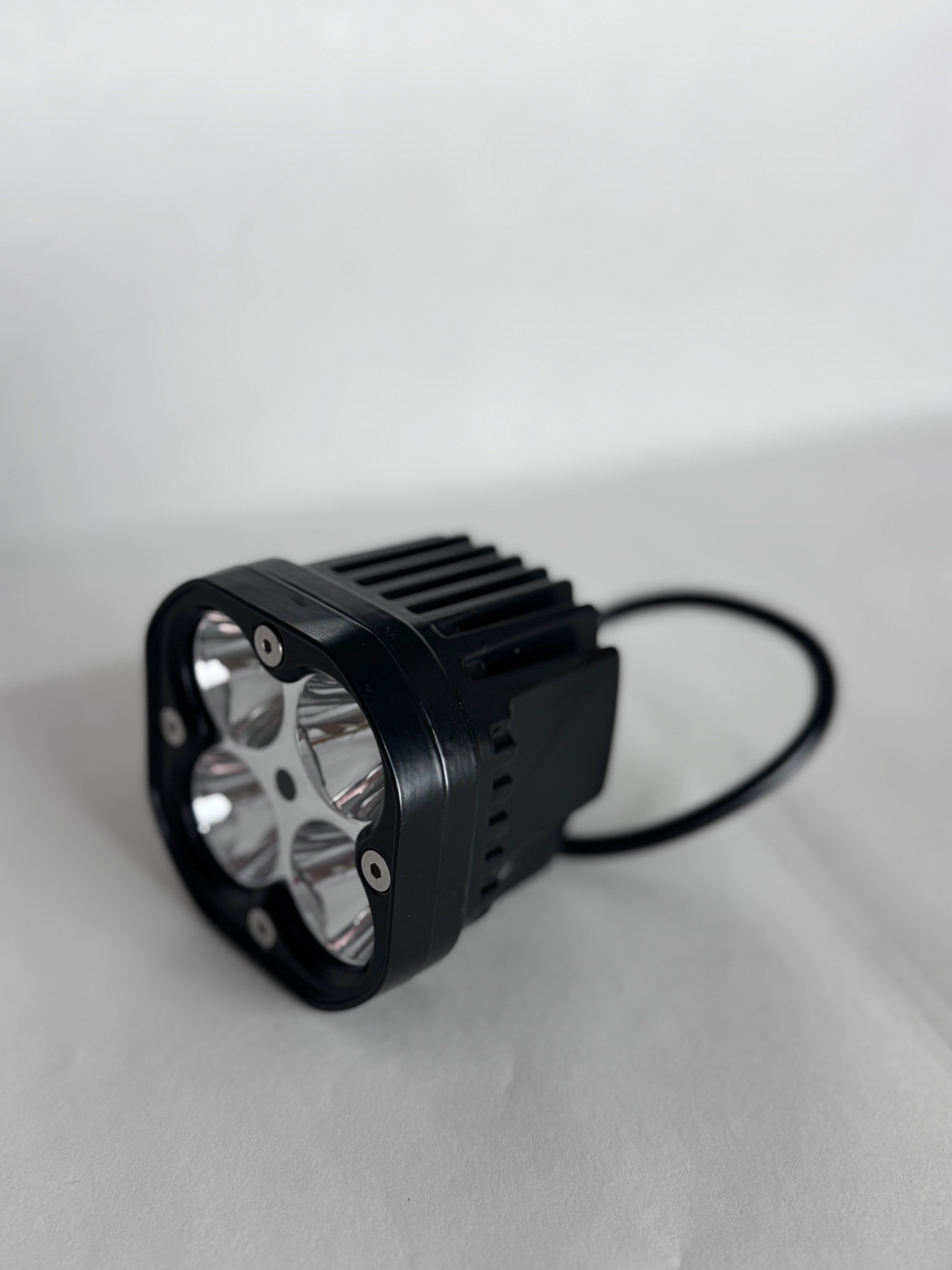 ultra bee baja light - Plug N Play