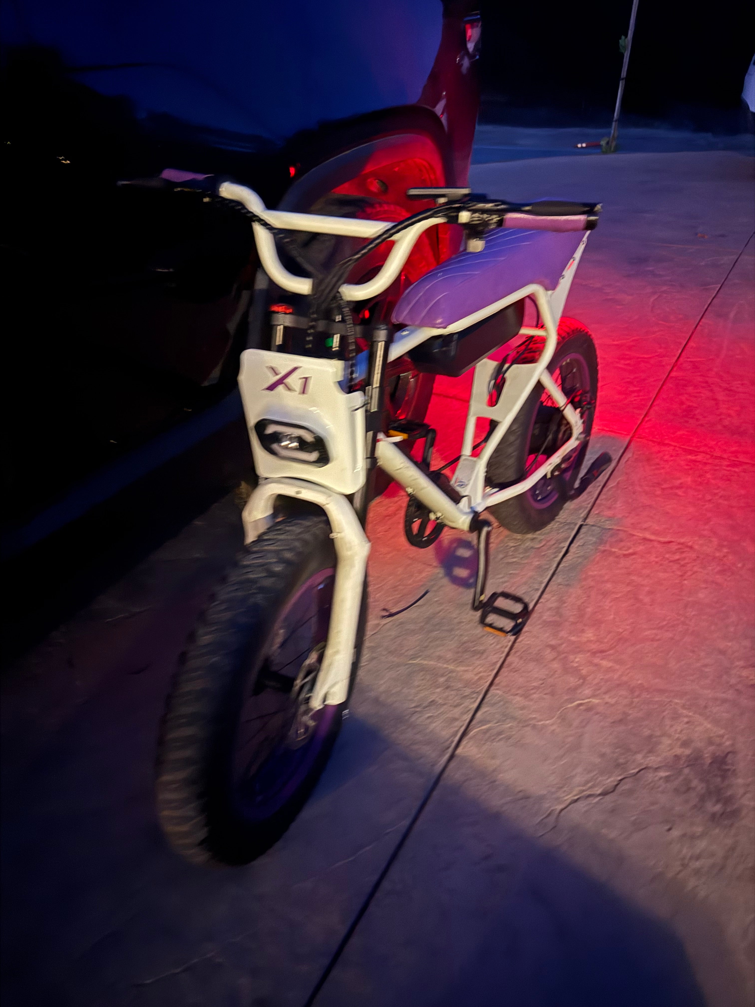 Battery powered rock light v2 – Glowriderz