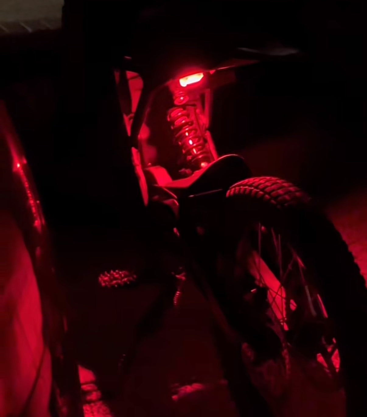 Battery powered rock light v3
